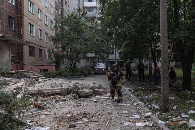 White Angels police unit evacuates civilians in Druzhkivka DRUZHKIVKA, UKRAINE - JUNE 28: Ukrainian emergency teams take measures during the evacuation of civilians from the town of Druzhkivka, Ukraine, 28 June 2026 Diego Herrera Carcedo Anadolu Druzhkivka Ukraine. Editorial use only. Please get in touch for any other usage.  Copyright: x2026xAnadoluxDiegoxHerreraxCarcedox
