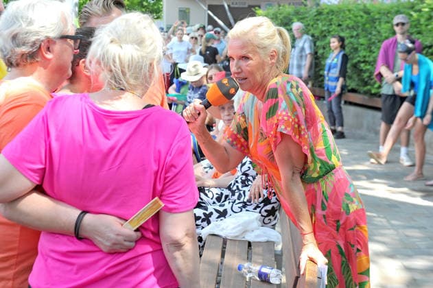 ZDF - Fernsehgarten. Fernsehmoderatorin Andrea Kiwi Kiewel während der ZDF - Unterhaltungsshow Fernsehgarten am 28.06.2026 in Mainz. 20260628MWI130745 *** ZDF Fernsehgarten : TV host Andrea Kiwi Kiewel during the ZDF entertainment show Fernsehgarten on June 28, 2026, in Mainz 20260628MWI130745