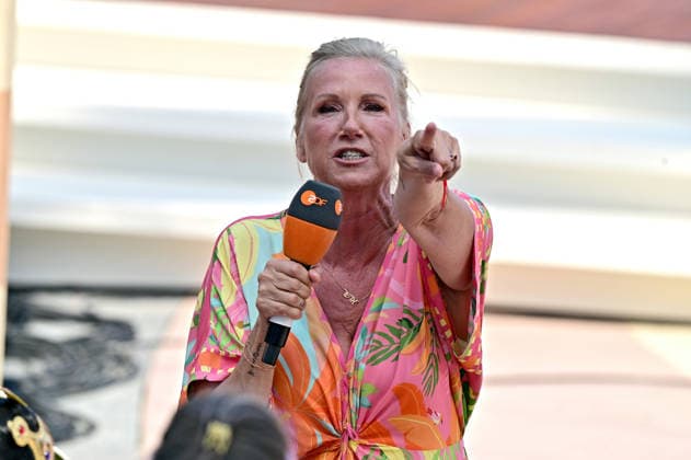 ZDF - Fernsehgarten. Fernsehmoderatorin Andrea Kiwi Kiewel während der ZDF - Unterhaltungsshow Fernsehgarten am 28.06.2026 in Mainz. 20260628MWI130986 *** ZDF Fernsehgarten : TV host Andrea Kiwi Kiewel during the ZDF entertainment show Fernsehgarten on June 28, 2026, in Mainz 20260628MWI130986