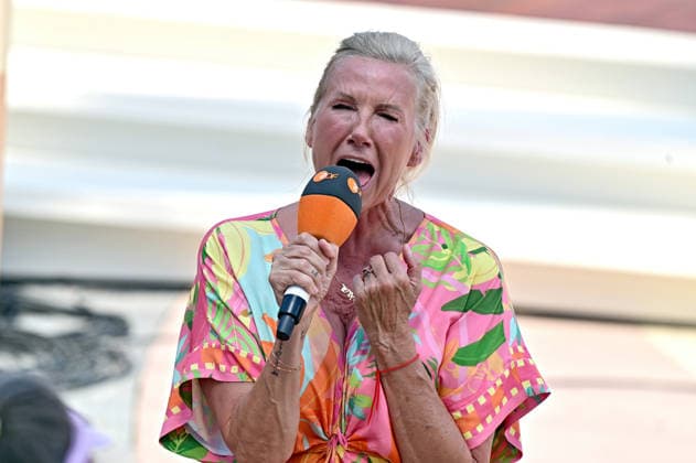 ZDF - Fernsehgarten. Fernsehmoderatorin Andrea Kiwi Kiewel während der ZDF - Unterhaltungsshow Fernsehgarten am 28.06.2026 in Mainz. 20260628MWI131008 *** ZDF Fernsehgarten : TV host Andrea Kiwi Kiewel during the ZDF entertainment show Fernsehgarten on June 28, 2026, in Mainz 20260628MWI131008