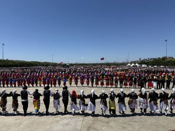 Istanbul hosts historic Guinness record breaking folk dance performance ISTANBUL, TURKIYE - JUNE 28: A view of 5,000 costumed folklore dancers performing horon , a traditional Turkish folk dance, simultaneously to enter the Guinness World Records during an event organized under the leadership of the Turkiye Folk Dance Federation at Maltepe Event Area in Istanbul, Turkiye on June 28, 2026. Ali Ebubekir Tokcan Anadolu Istanbul Turkey. Editorial use only. Please get in touch for any other usage.  Copyright: x2026xAnadoluxAlixEbubekirxTokcanx