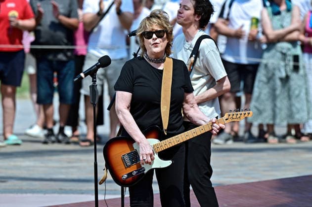ZDF - Fernsehgarten. Sängerin Katrina Leskanich während der ZDF - Unterhaltungsshow Fernsehgarten am 28.06.2026 in Mainz. 20260628MWI131374 *** ZDF Fernsehgarten singer Katrina Leskanich during the ZDF entertainment show Fernsehgarten on June 28, 2026, in Mainz 20260628MWI131374