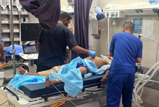 Paramedics bring casualties to Nasser Medical Complex after Israeli airstrike Paramedics transport the body of a young Palestinian man and several wounded people to Nasser Medical Complex after an Israeli airstrike targeted a group of civilians near a tent used for charging mobile phones in the al-Mawasi area of Khan Younis, southern Gaza Strip, on June 28, 2026. Photo by Tariq Mohammad APA Images Khan Yunis Gaza Strip Palestinian Territory 280626_Khan_Yunis_TM_00(18) Copyright: xapaimagesxTariqxMohammad xapaimagesx
