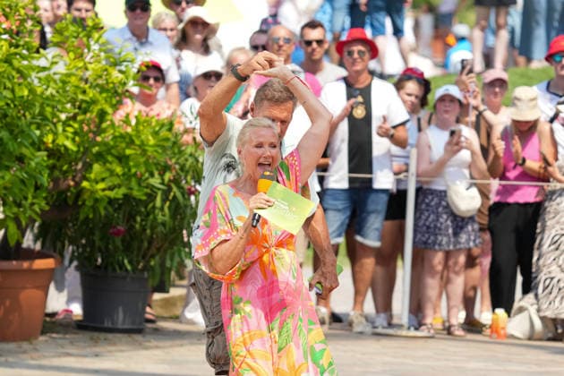 ZDF-Fernsehgarten 2026. Andrea (Kiwi) Kiewel und Ralf Moeller im ZDF Fernsehgarten mit dem Motto Sommerparty am 28.06.2026 in Mainz. Mainz ZDF Fernsehgarten Rheinland-Pfalz *** ZDF Fernsehgarten 2026: Andrea Kiwi Kiewel and Ralf Moeller on ZDF Fernsehgarten, themed Summer Party, on June 28, 2026, in Mainz, Rhineland-Palatinate