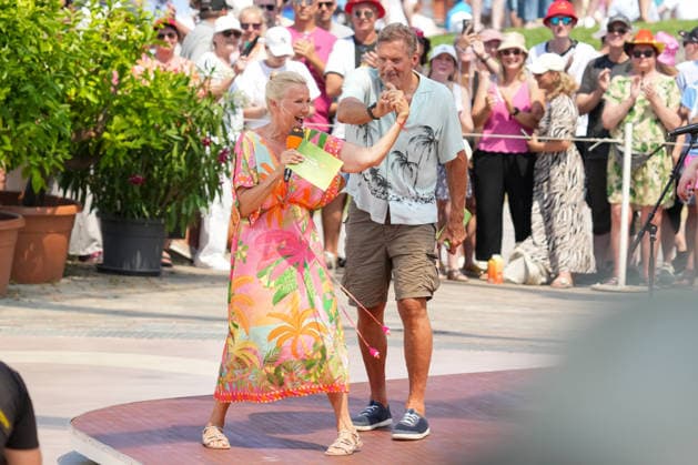 ZDF-Fernsehgarten 2026. Andrea (Kiwi) Kiewel und Ralf Moeller im ZDF Fernsehgarten mit dem Motto Sommerparty am 28.06.2026 in Mainz. Mainz ZDF Fernsehgarten Rheinland-Pfalz *** ZDF Fernsehgarten 2026: Andrea Kiwi Kiewel and Ralf Moeller on ZDF Fernsehgarten, themed Summer Party, on June 28, 2026, in Mainz, Rhineland-Palatinate