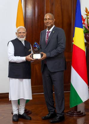 Prime Minister Narendra Modi is conferred the Guardian of the Blue Horizon Victoria Seychelles , Jun 28 (ANI): Prime Minister Narendra Modi is conferred the Guardian of the Blue Horizon , Seychelles highest distinction for leadership in environmental conservation and sustainable development, by Seychelles President Patrick Herminie, in Victoria on Sunday. (DPR PMO ANI Photo) Victoria Seychelles Copyright: xANIx ANI_20260628109