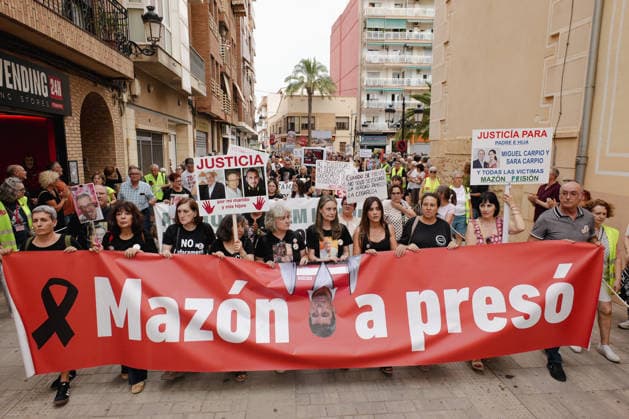 Protest in Paiporta Calling for the Removal of Immunity for Former President of the Generalitat Carlos Mazón Dozens of people gathered during a protest calling for the removal of immunity for former President of the Generalitat Carlos Mazón, in the Plaza de la Iglesia de Sant Jordi in Paiporta, on June 28, 2026, in Paiporta, Valencian Community, Spain. Organized by more than 200 civic, social, and labor organizations, along with associations of victims of the storm, the Local Emergency and Reconstruction Committees (CLER) and the Valencian Social Agreement (ASV) are demanding that Mazón appear before the court in Catarroja, where the case investigating the handling of the emergency on October 29, 2024, and the deaths of 230 people due to t  Copyright: xJorgexGilx 7628890