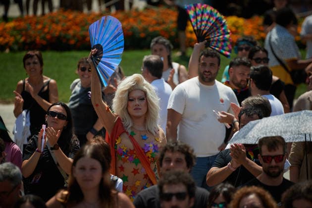 June 28, 2026, Pamplona, Spain: A drag queen with a fan takes part during the Gay Pride march. Hundreds of people participated in the demonstration held to mark International LGBTI+ Pride Day. The main focus of the demonstration was the discrimination against the refugee community, and of course, respect from institutions, while some feminist groups are excluding transgender people. Pamplona Spain  - ZUMAs197 20260628_aaa_s197_067 Copyright: xElsaxAxBravox