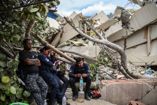 Daily life continues in La Guaira amid search and rescue efforts after Earthquakes LA GUAIRA, VENEZUELA - JUNE 28: A general view of daily life as search and rescue operations continue for survivors trapped under collapsed buildings following two powerful earthquakes, in the coastal state of La Guaira, Venezuela on June 28, 2026 Cem Tekkesinoglu Anadolu La Guaira Venezuela. Editorial use only. Please get in touch for any other usage.  Copyright: x2026xAnadoluxCemxTekkesinoglux