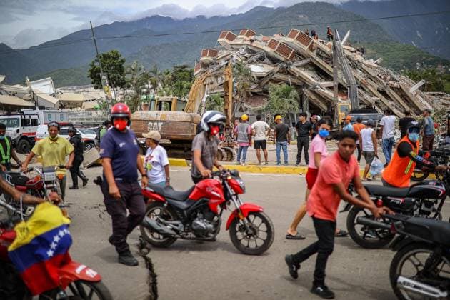 Daily life continues in La Guaira amid search and rescue efforts after Earthquakes LA GUAIRA, VENEZUELA - JUNE 28: A general view of daily life as search and rescue operations continue for survivors trapped under collapsed buildings following two powerful earthquakes, in the coastal state of La Guaira, Venezuela on June 28, 2026 Cem Tekkesinoglu Anadolu La Guaira Venezuela. Editorial use only. Please get in touch for any other usage.  Copyright: x2026xAnadoluxCemxTekkesinoglux