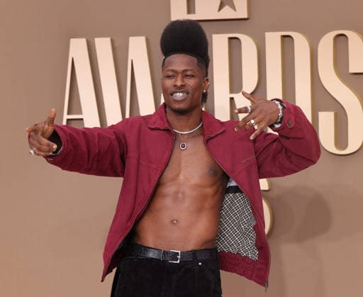 Lucky Daye arrives on the red carpet for 26th annual BET Awards live telecast at the Peacock Theater in Los Angeles on Sunday, June 28, 2026. The BET Awards honors Black entertainers and other people of color in music, film, sports and philanthropy.  LAP20260628259 GREGxGRUDT