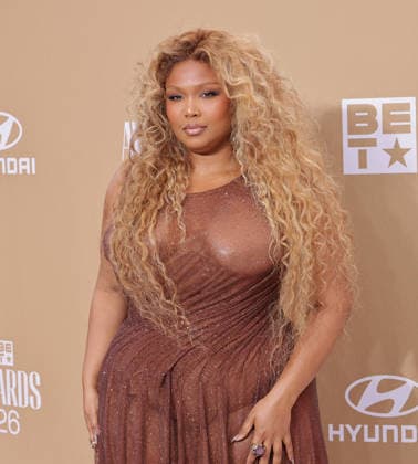 BET Awards 2026 - Red Carpet Lizzo attends the 2026 BET Awards at Peacock Theater on June 28, 2026 in Los Angeles, California. Los Angeles California United States Copyright: xCraSH imageSPACEx