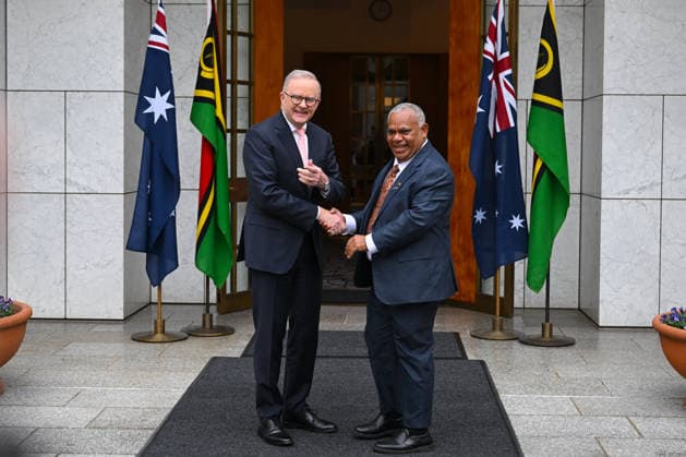 JOTHAM NAPAT AUSTRALIA VISIT, Prime Minister of Vanuatu Jotham Napat (right) is greeted by Australian Prime Minister Anthony Albanese during a visit to Australia, Parliament House in Canberra, Monday, June 29, 2026. ( NO ARCHIVING CANBERRA AUSTRALIAN CAPITAL TERRITORY AUSTRALIA  Copyright: xLUKASxCOCHx 20260629187281727814