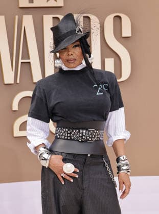 BET Awards 2026 - Red Carpet Janet Jackson attends the 2026 BET Awards at Peacock Theater on June 28, 2026 in Los Angeles, California. Los Angeles California United States Copyright: xCraSH imageSPACEx