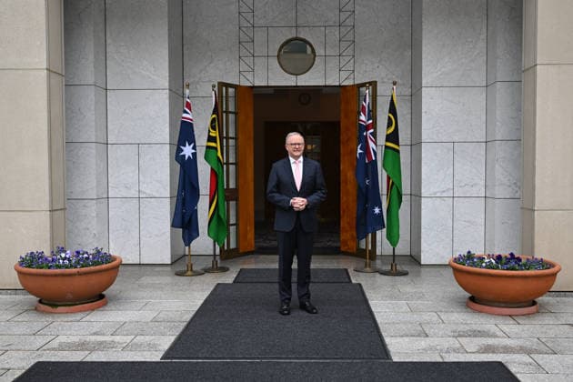 JOTHAM NAPAT AUSTRALIA VISIT, Australian Prime Minister Anthony Albanese waits for the arrival of Prime Minister of Vanuatu Jotham Napat during a visit to Australia, Parliament House in Canberra, Monday, June 29, 2026. ( NO ARCHIVING CANBERRA AUSTRALIAN CAPITAL TERRITORY AUSTRALIA  Copyright: xLUKASxCOCHx 20260629148357543894