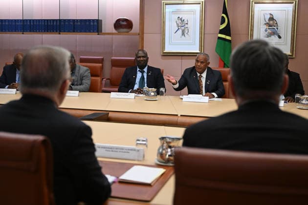 JOTHAM NAPAT AUSTRALIA VISIT, Prime Minister of Vanuatu Jotham Napat delivers remarks on top of the Australia Vanuatu Leaders™ Meeting with Australian Prime Minister Anthony Albanese during a visit to Australia, Parliament House in Canberra, Monday, June 29, 2026. ( NO ARCHIVING CANBERRA AUSTRALIAN CAPITAL TERRITORY AUSTRALIA  Copyright: xLUKASxCOCHx 20260629129090110422