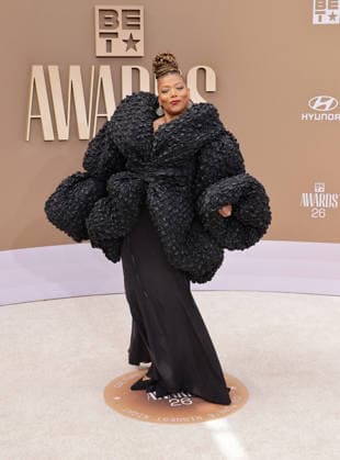 BET Awards 2026 - Red Carpet Queen Latifah attends the 2026 BET Awards at Peacock Theater on June 28, 2026 in Los Angeles, California. Los Angeles California United States Copyright: xCraSH imageSPACEx