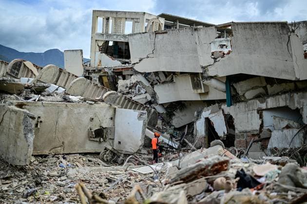 Daily life continues in La Guaira amid search and rescue efforts after Earthquakes LA GUAIRA, VENEZUELA - JUNE 28: Search and rescue operations continue for survivors trapped under collapsed buildings following two powerful earthquakes earlier this week, in the coastal state of La Guaira, Venezuela on June 28, 2026. Cem Tekkesinoglu Anadolu La Guaira Venezuela. Editorial use only. Please get in touch for any other usage.  Copyright: x2026xAnadoluxCemxTekkesinoglux