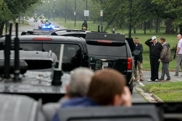 June 28, 2026, Washington, District Of Columbia, USA: United States President Donald J Trump walks to the motorcade after visiting East Potomac Golf Links in Washington, DC, US, on Sunday, June 28, 2026. President Trump has taken a number of steps to reshape the nation™s capital in his second term, including demolishing the White House East Wing to make way for a new ballroom, planning for the construction of a new triumphal arch, pledging to renovate the John F. Kennedy Center for the Performing Arts, and terminating a contract to run a trio of public golf courses in Washington Washington USA - ZUMAs152 20260628_faa_s152_022 Copyright: xTierneyxLxCrossx-xPoolxviaxCNPx