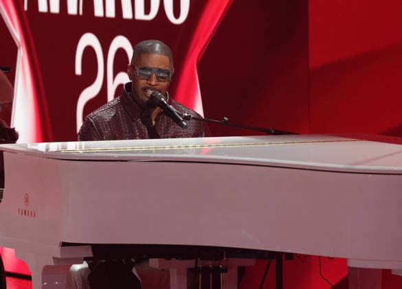 2026 BET Awards - Show Jamie Foxx performs onstage during the 2026 BET Awards at Peacock Theater on June 28, 2026 in Los Angeles, California. Los Angeles Peacock Theater California United States Copyright: xCraSH imageSPACEx