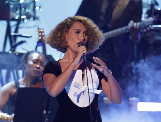 2026 BET Awards - Show Raye performs onstage during the 2026 BET Awards at Peacock Theater on June 28, 2026 in Los Angeles, California. Los Angeles Peacock Theater California United States Copyright: xCraSH imageSPACEx