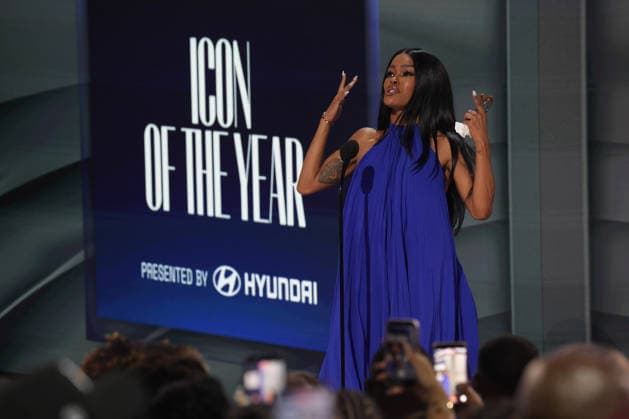2026 BET Awards - Show Teyana Taylor accepts the Icon of the Year award onstage during the 2026 BET Awards at Peacock Theater on June 28, 2026 in Los Angeles, California. Los Angeles Peacock Theater California United States Copyright: xCraSH imageSPACEx
