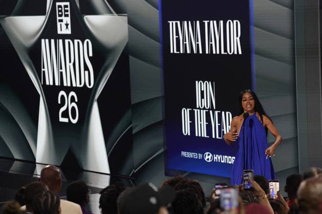 2026 BET Awards - Show Teyana Taylor accepts the Icon of the Year award onstage during the 2026 BET Awards at Peacock Theater on June 28, 2026 in Los Angeles, California. Los Angeles Peacock Theater California United States Copyright: xCraSH imageSPACEx