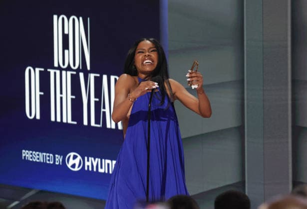 2026 BET Awards - Show Teyana Taylor accepts the Icon of the Year award onstage during the 2026 BET Awards at Peacock Theater on June 28, 2026 in Los Angeles, California. Los Angeles Peacock Theater California United States Copyright: xCraSH imageSPACEx