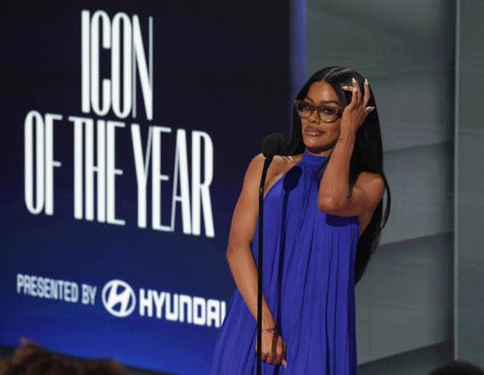 2026 BET Awards - Show Teyana Taylor accepts the Icon of the Year award onstage during the 2026 BET Awards at Peacock Theater on June 28, 2026 in Los Angeles, California. Los Angeles Peacock Theater California United States Copyright: xCraSH imageSPACEx