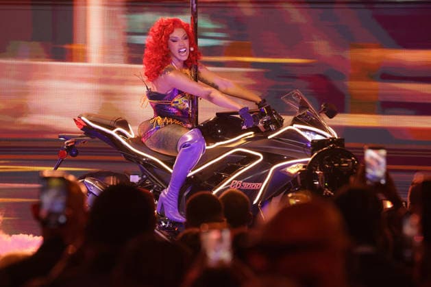 2026 BET Awards - Show Cardi B performs onstage during the 2026 BET Awards at Peacock Theater on June 28, 2026 in Los Angeles, California. Los Angeles Peacock Theater California United States Copyright: xCraSH imageSPACEx