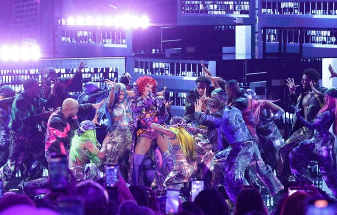 2026 BET Awards - Show Cardi B performs onstage during the 2026 BET Awards at Peacock Theater on June 28, 2026 in Los Angeles, California. Los Angeles Peacock Theater California United States Copyright: xCraSH imageSPACEx