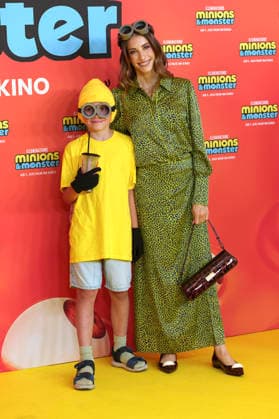 Cathy Hummels mit Sohn Ludwig bei der Premiere des Animationsfilms Minions & Monster Minions & Monsters im Mathäser Filmpalast . München, 28.06.2026 *** Cathy Hummels with her son Ludwig at the premiere of the animated film *Minions Monster Minions Monsters* at the Mathäser Filmpalast in Munich, June 28, 2026 Foto:xN.xKolinzx xFuturexImagex minions_muenchen_6610