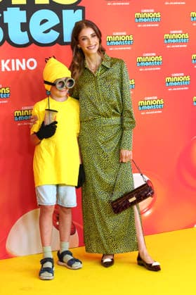 Cathy Hummels mit Sohn Ludwig bei der Premiere des Animationsfilms Minions & Monster Minions & Monsters im Mathäser Filmpalast . München, 28.06.2026 *** Cathy Hummels with her son Ludwig at the premiere of the animated film *Minions Monster Minions Monsters* at the Mathäser Filmpalast in Munich, June 28, 2026 Foto:xN.xKolinzx xFuturexImagex minions_muenchen_6609