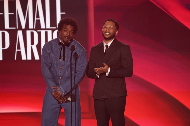 2026 BET Awards - Show Luke James, Jacob Latimore speak onstage during the 2026 BET Awards at Peacock Theater on June 28, 2026 in Los Angeles, California. Los Angeles Peacock Theater California United States Copyright: xCraSH imageSPACEx