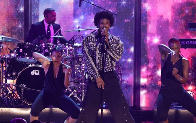 2026 BET Awards - Show Kenny Iko performs onstage during the 2026 BET Awards at Peacock Theater on June 28, 2026 in Los Angeles, California. Los Angeles Peacock Theater California United States Copyright: xCraSH imageSPACEx