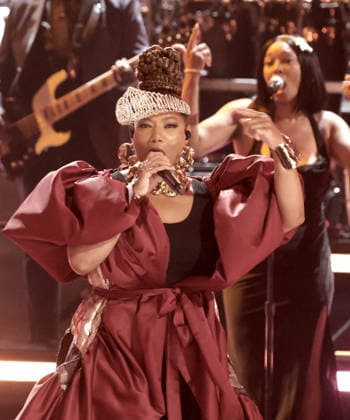 2026 BET Awards - Show Queen Latifah performs onstage during the 2026 BET Awards at Peacock Theater on June 28, 2026 in Los Angeles, California. Los Angeles Peacock Theater California United States Copyright: xCraSH imageSPACEx