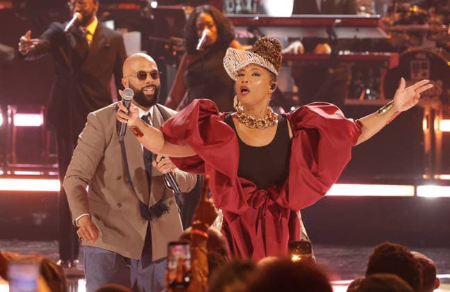 2026 BET Awards - Show Common, Queen Latifah perform onstage during the 2026 BET Awards at Peacock Theater on June 28, 2026 in Los Angeles, California. Los Angeles Peacock Theater California United States Copyright: xCraSH imageSPACEx