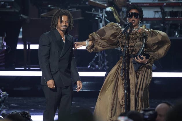 2026 BET Awards - Show John Marley, Lauryn Hill onstage during the 2026 BET Awards at Peacock Theater on June 28, 2026 in Los Angeles, California. Los Angeles Peacock Theater California United States Copyright: xCraSH imageSPACEx