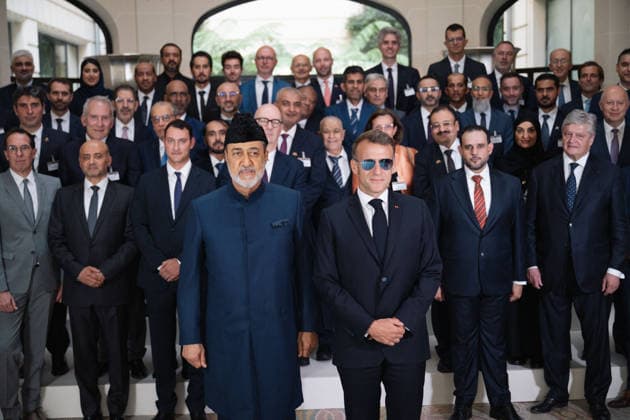 French President Emmanuel Macron (right) and Sultan Haitham bin Tarik of Oman pose during a meeting with business leaders in Paris, France, on June 29, 2026. Grégoire Campione Pool Bestimage French President Emmanuel Macron and Oman’s Sultan Haitham bin Tarik pose during a meeting with business leaders in Paris, France, on June 29, 2026. Paris, France  Copyright: xGrÃ goirexCampione Pool BestimagexGrÃ goirexCampione Pool Bestimagex