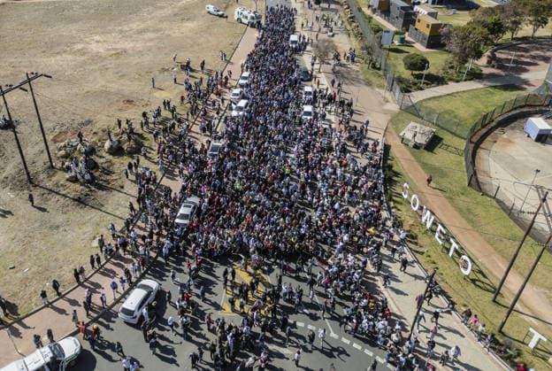 Anti-immigrant demonstrations continue in South Africa SOWETO, SOUTH AFRICA - JUNE 29: Hundreds of people gather to protest irregular migrants and called on the government to deport undocumented immigrants in Soweto, in South Africa s Johannesburg province, on June 29, 2026. Anti-immigrant demonstrations are being held across South Africa as growing pressure on foreign nationals in recent months has brought migration, unemployment and security issues back into the national spotlight. Ihsaan Haffejee Anadolu Soweto South Africa. Editorial use only. Please get in touch for any other usage.  Copyright: x2026xAnadoluxIhsaanxHaffejeex