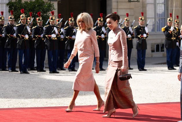 Emmanuel Macron recÌßoit le Roi et de la Reine du Royaume de ThaiÌˆlande, leurs MajesteÌs Maha Vajiralongkorn, Rama X et Suthida Bajrasudhabimalalakshana Emmanuel Macron et Brigitte Macron recÌßoivent le Roi et de la Reine du Royaume de ThaiÌˆlande, leurs MajesteÌs Maha Vajiralongkorn, Rama X et Suthida Bajrasudhabimalalakshana et la Princesse Sirivannavari Nariratana pour une visite d Etat au Palais de l ElysÃ e Ã Paris, le 29 juin 2026. French President, Emmanuel Macron and his wife Brigitte Macron welcomed the King and Queen of the Kingdom of Thailand, Their Majesties Maha Vajiralongkorn, Rama X, and Suthida Bajrasudhabimalalakshana, along with Princess Sirivannavari Nariratana, for a state visit at the ElysÃ e Palace in Paris on Jun  Copyright: xFabricexChasseryx