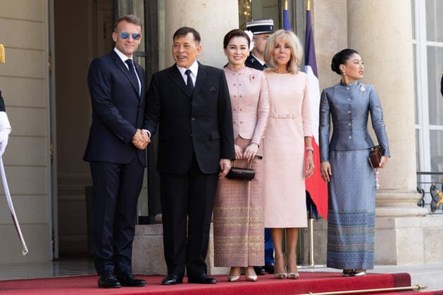 Emmanuel Macron recÌßoit le Roi et de la Reine du Royaume de ThaiÌˆlande, leurs MajesteÌs Maha Vajiralongkorn, Rama X et Suthida Bajrasudhabimalalakshana Emmanuel Macron et Brigitte Macron recÌßoivent le Roi et de la Reine du Royaume de ThaiÌˆlande, leurs MajesteÌs Maha Vajiralongkorn, Rama X et Suthida Bajrasudhabimalalakshana et la Princesse Sirivannavari Nariratana pour une visite d Etat au Palais de l ElysÃ e Ã Paris, le 29 juin 2026. French President, Emmanuel Macron and his wife Brigitte Macron welcomed the King and Queen of the Kingdom of Thailand, Their Majesties Maha Vajiralongkorn, Rama X, and Suthida Bajrasudhabimalalakshana, along with Princess Sirivannavari Nariratana, for a state visit at the ElysÃ e Palace in Paris on Jun  Copyright: xFabricexChasseryx