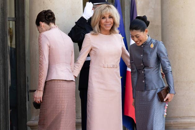 Emmanuel Macron recÌßoit le Roi et de la Reine du Royaume de ThaiÌˆlande, leurs MajesteÌs Maha Vajiralongkorn, Rama X et Suthida Bajrasudhabimalalakshana Emmanuel Macron et Brigitte Macron recÌßoivent le Roi et de la Reine du Royaume de ThaiÌˆlande, leurs MajesteÌs Maha Vajiralongkorn, Rama X et Suthida Bajrasudhabimalalakshana et la Princesse Sirivannavari Nariratana pour une visite d Etat au Palais de l ElysÃ e Ã Paris, le 29 juin 2026. French President, Emmanuel Macron and his wife Brigitte Macron welcomed the King and Queen of the Kingdom of Thailand, Their Majesties Maha Vajiralongkorn, Rama X, and Suthida Bajrasudhabimalalakshana, along with Princess Sirivannavari Nariratana, for a state visit at the ElysÃ e Palace in Paris on Jun  Copyright: xFabricexChasseryx