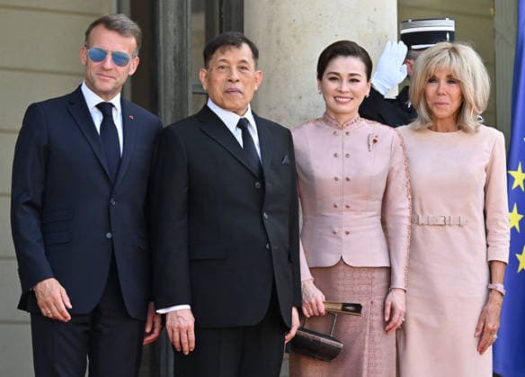 President Emmanuel Macron and his wife, First Lady Brigitte Macron, welcome King Maha Vajiralongkorn Rama X of Thailand, Queen Suthida of Thailand, and Princess Sirivannavari Nariratana of Thailand to the Élysée Palace in Paris, France, on June 29, 2026. Christian Liewig Bestimage French President Emmanuel Macron and his wife, First Lady Brigitte Macron, welcome the King of Thailand, Maha Vajiralongkorn Rama X, the Queen of Thailand, Suthida, and the Princess of Thailand, Sirivannavari Nariratana, at the Élysée Palace in Paris, France, on June 29, 2026. Paris, France  Copyright: xChristianxLiewigx xBestimagexChristianxLiewigx xBestimagex