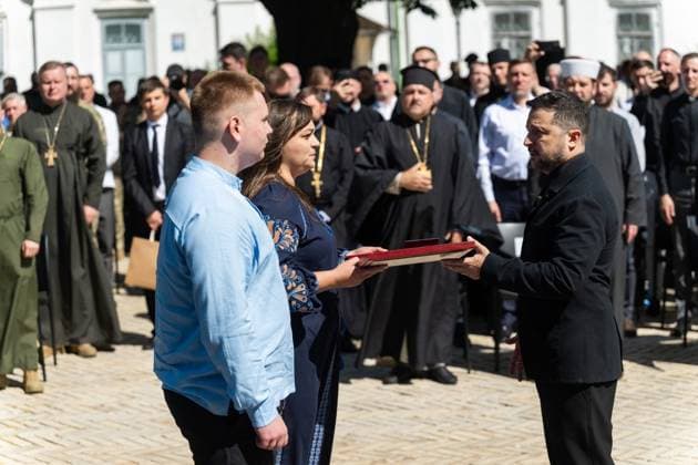 Ukrainian President Volodymyr Zelenskyy participates in events commemorating Ukrainian Constitution Day, observed annually on June 28, to mark the adoption of the country s constitution in 1996 Ukrainian President Volodymyr Zelenskyy participates in events commemorating Ukrainian Constitution Day, observed annually on June 28, to mark the adoption of the country s constitution in 1996, in Kyiv, Ukraine, June 28, 2026. Photo by PRESIDENT OF UKRAINE apaimages Ukraine Ukraine Ukraine 280626_Ukraine_UPO_00(21).jpeg Copyright: xapaimagesxPRESIDENTxOFxUKRAINEx xapaimagesx