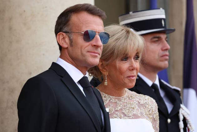 Emmanuel Macron et Brigitte Macron recÌßoivent le Roi et de la Reine du Royaume de ThaiÌˆlande pour un Diner d Etat Emmanuel Macron et Brigitte Macron recÌßoivent le Roi et de la Reine du Royaume de ThaiÌˆlande, leurs MajesteÌs Maha Vajiralongkorn, Rama X et Suthida Bajrasudhabimalalakshana et la Princesse Sirivannavari Nariratana pour un diÌ‚ner d™Etat au Palais de l ElysÃ e Ã Paris, le 29 juin 2026. French President, Emmanuel Macron and his wife, Brigitte Macron, hosted the King and Queen of the Kingdom of Thailand, Their Majesties Maha Vajiralongkorn, Rama X, and Suthida Bajrasudhabimalalakshana, along with Princess Sirivannavari Nariratana, for a state dinner at the ElysÃ e Palace in Paris on June 29, 2026.  Copyright: xFabricexChasseryx
