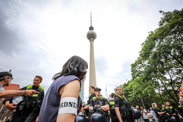 June 29, 2026, Berlin, Berlin, Germany: BERLIN, GERMANY Ã¢â‚¬ JUNE 29, 2026: Counter-demonstrators gather at Alexanderplatz during a protest against the far-right Alternative for Germany (AfD) party, while AfD supporters hold a nearby rally under a heavy police presence. Demonstrators carried banners calling for a ban on the AfD, anti-fascist slogans, LGBTQ+ pride flags and anti-racism messages as officers separated the opposing groups in central Berlin. ZUMA Press Wire Berlin Germany - ZUMAa268 20260629_zip_a268_008 Copyright: xAbdelrahmanxAlkahloutx