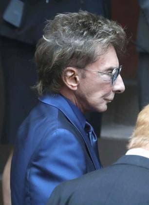 June 29, 2026, New York, New York, USA: Singer BARRY MANILOW seen at music mogul Clive Davis s Funeral held at Central Synagogue in midtown Manhattan. New York USA  - ZUMAk03_ 20260629_zaf_k03_046 Copyright: xNancyxKaszermanx