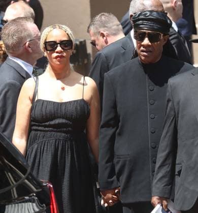 June 29, 2026, New York, New York, USA: TOMEEKA ROBYN BRACY and singer STEVIE WONDER seen at music mogul Clive Davis s Funeral held at Central Synagogue in midtown Manhattan. New York USA  - ZUMAk03_ 20260629_zaf_k03_114 Copyright: xNancyxKaszermanx