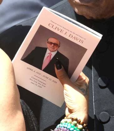 June 29, 2026, New York, New York, USA: The program for music mogul Clive Davis s funeral held at Central Synagogue in midtown Manhattan. New York USA  - ZUMAk03_ 20260629_zaf_k03_121 Copyright: xNancyxKaszermanx